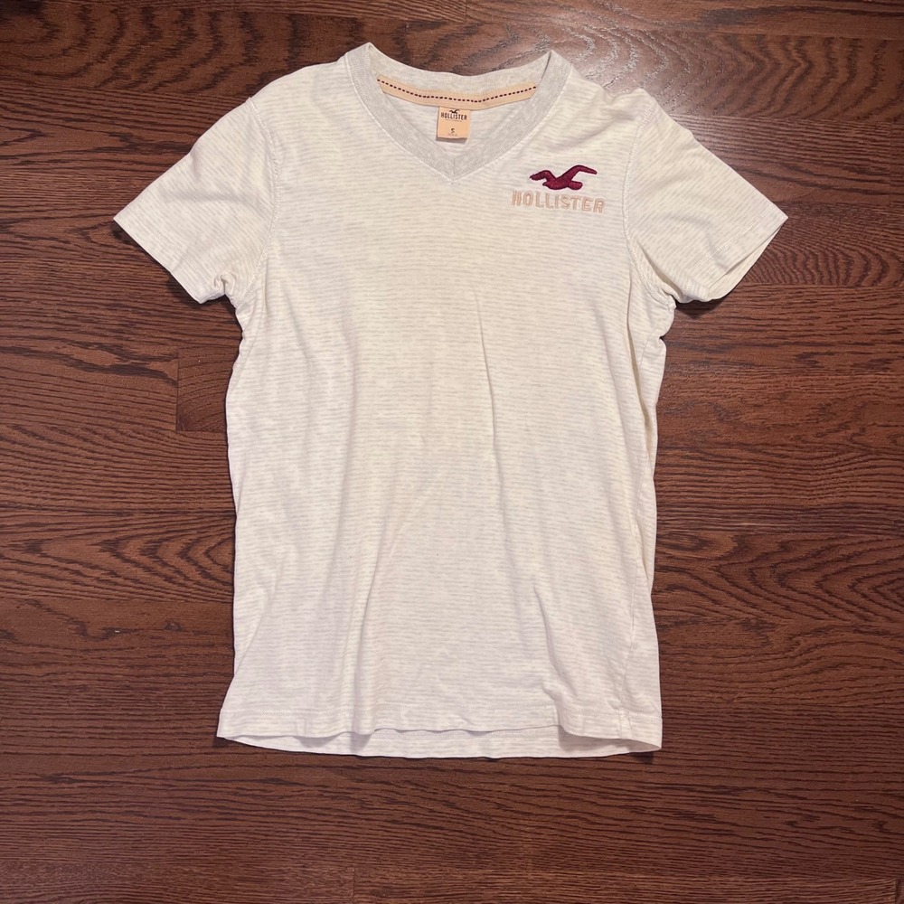 y2k vintage hollister men's cream t shirt small